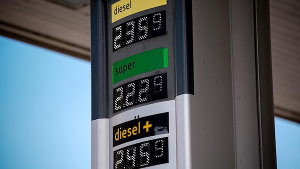 Prezzi benzina e diesel, oggi stangata e domani fine sconto