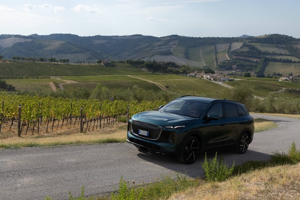 Lepas L8, il Suv super ibrido che vuole piacere agli europei