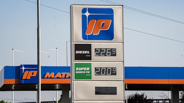 Batosta diesel, la benzina sale. I prezzi del 18 settembre
