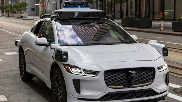 Guida autonoma, test a Milano con il nodo privacy
