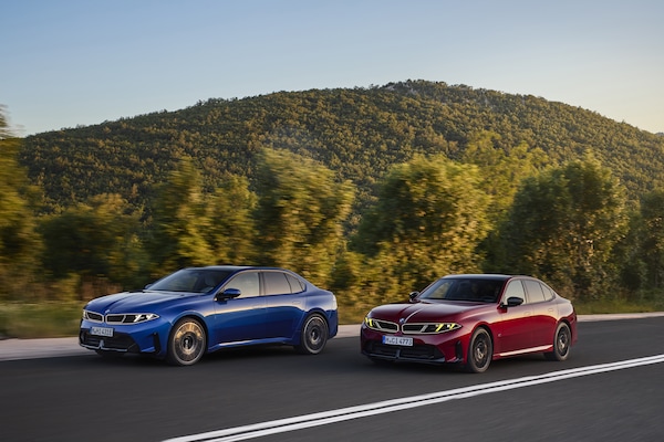 BMW Serie 3 e i3, benzina e elettrica di pari passo