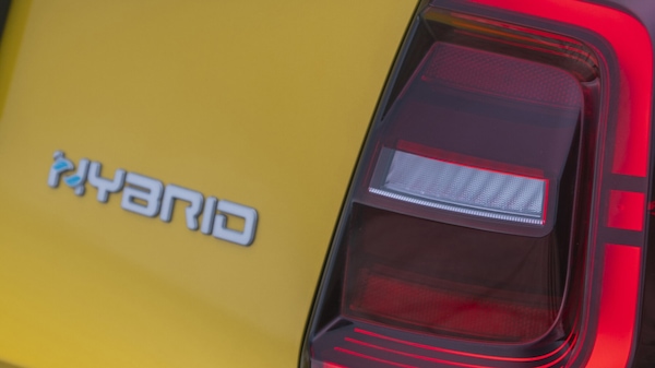Auto vendute, +9,9% a settembre e metà sono ibride
