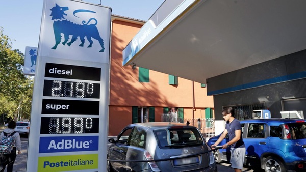 Carburanti, calo prezzi di benzina e diesel venerdì 2 ottobre
