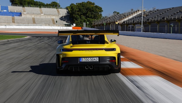 Porsche, la GT3 RS è già instant classic