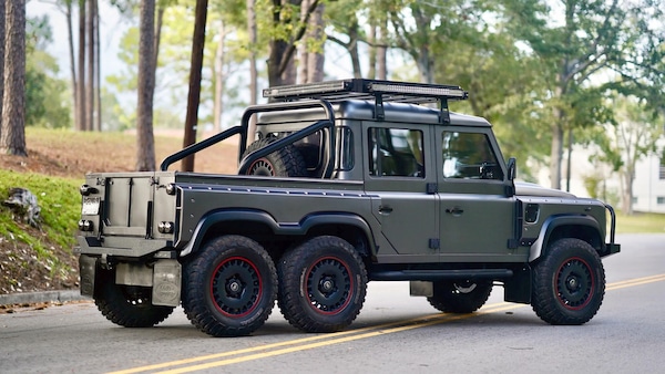 Defender Flying Huntsman 6x6 'Project Big Sky', unicorno gigante per gli USA
