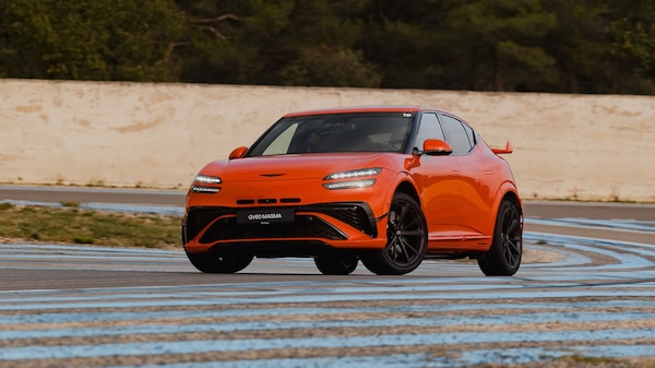 Genesis GV60 Magma, la prima della specie