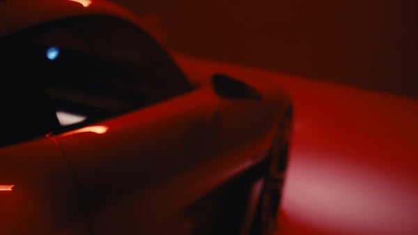 Porsche Mission S, primi dettagli dal teaser