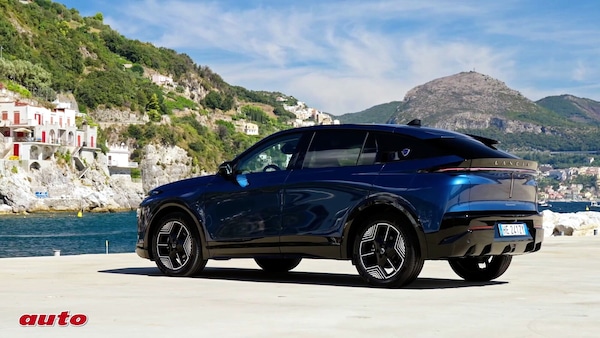 Lancia Gamma, alla guida della versione da 245 cavalli