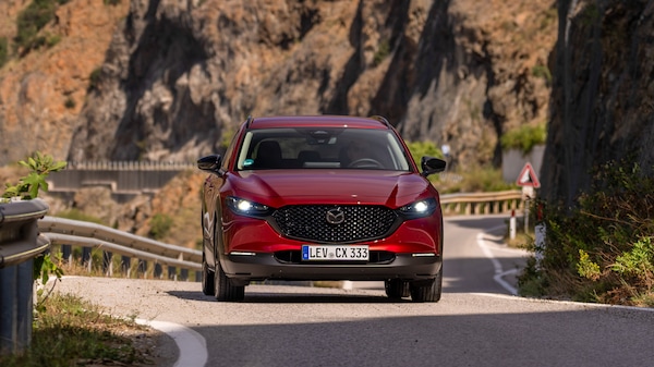 Mazda CX-30 2027, sulle strade dell'Albania per provare le novità