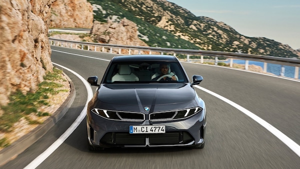 BMW, il futuro già su strada con M3 termica e elettrica
