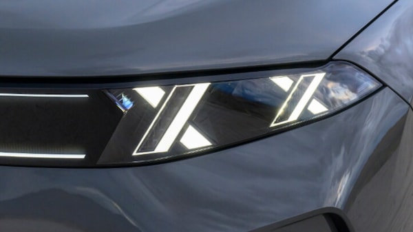 BMW iX5, enorme anche nell'autonomia