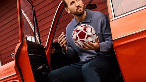 Kane, garage da Pallone d'oro: i bolidi del campione