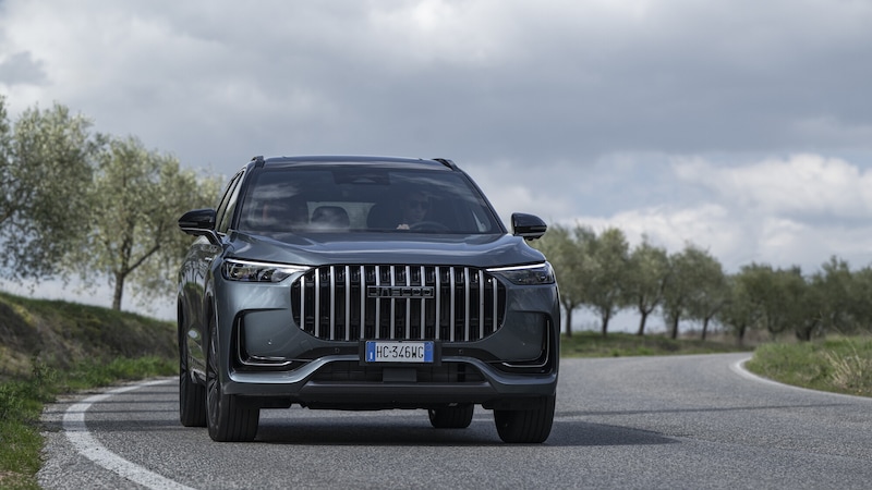 Jaecoo 8 SHS-P, come va l'ammiraglia che non manca di nulla